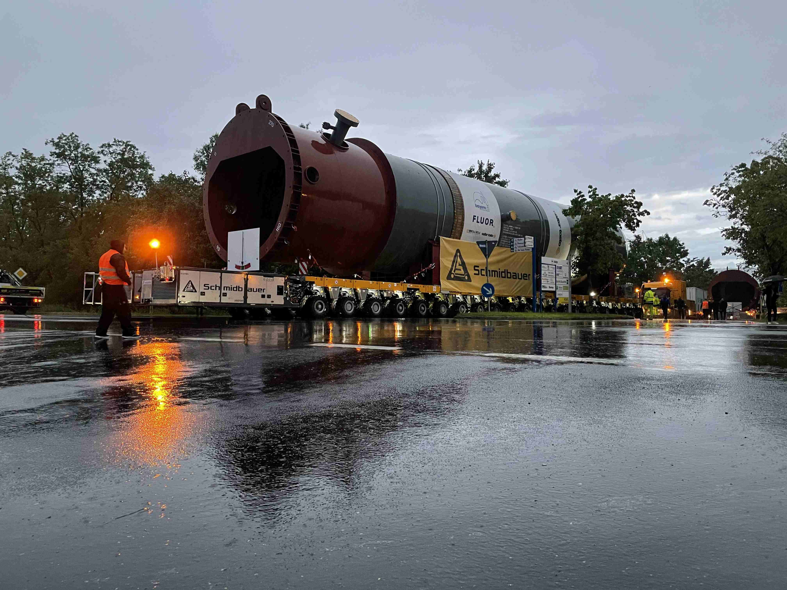 Schmidbauer | SPMT | Transportdienst für Sondertransporte & Spezialtransporte 