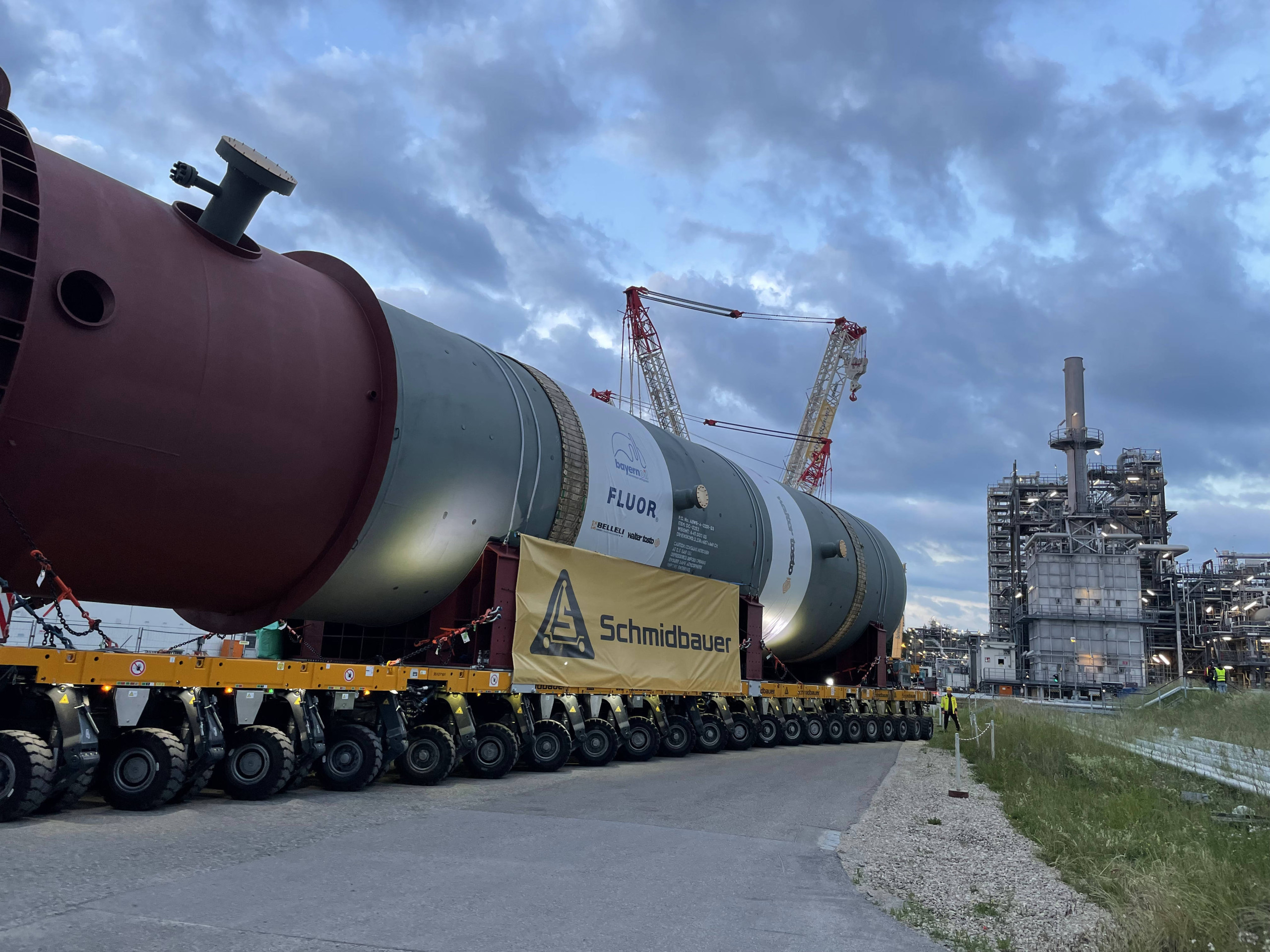 Schmidbauer | Schwerlastlogistik | Sondertransport & Spezialtransport